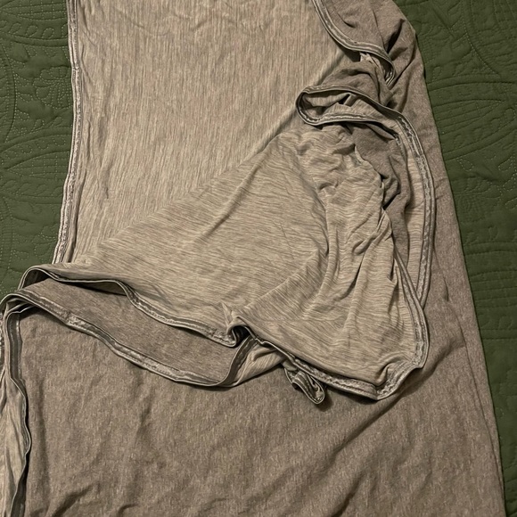 EleGear Cooling Heathered Grey Throw Blanket 51x67” - Picture 3 of 5